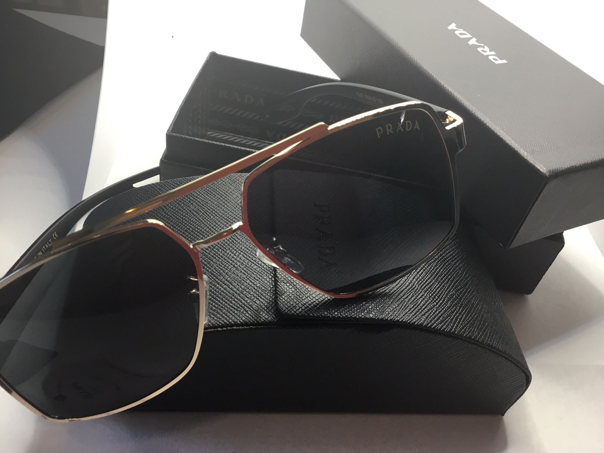 Red LV Sunglasses for Sale in Dallas, TX - OfferUp