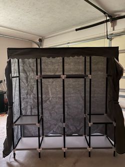 Stand up Armoire