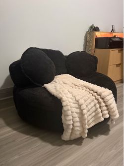 Brand new Lounge Chair
