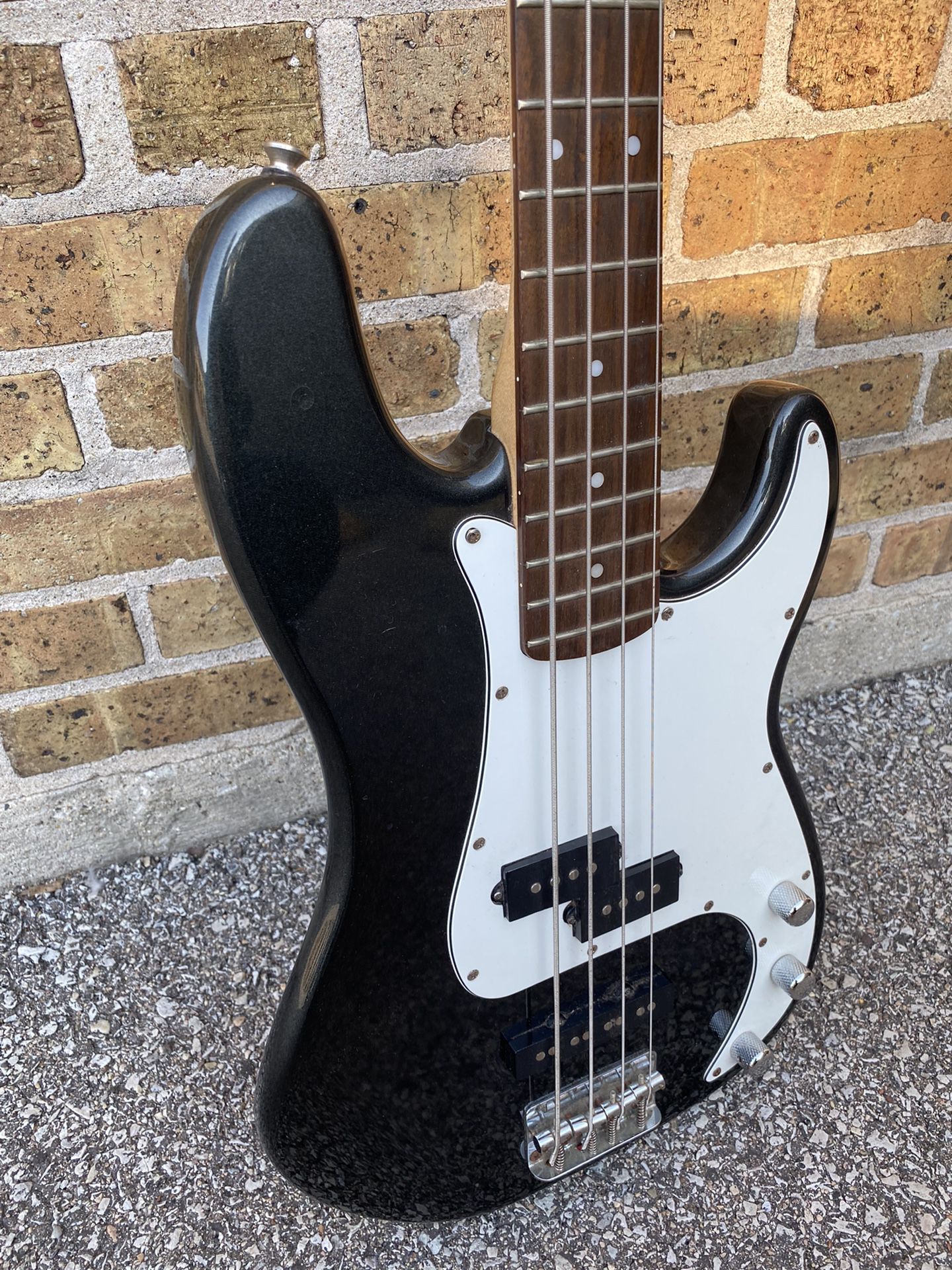 Squier By Fender P Bass Special Guitar Rare Shorewood Green