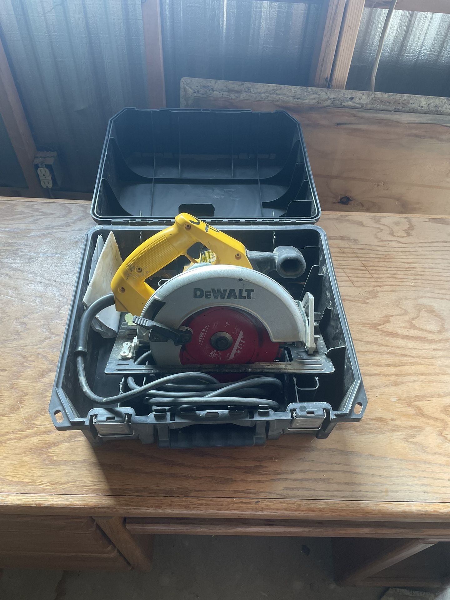 Dewalt Circular Saw