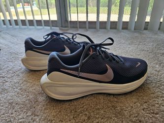 Nike women's Revolution