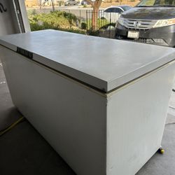 Huge 6 feet long Chest Freezer freezer