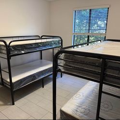 Selling Twin Bunk Beds / Twin New