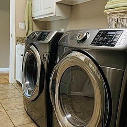 3 Yr Old Graphite Like New Lrg Capacity Steam Washer Dryer-Can Stack