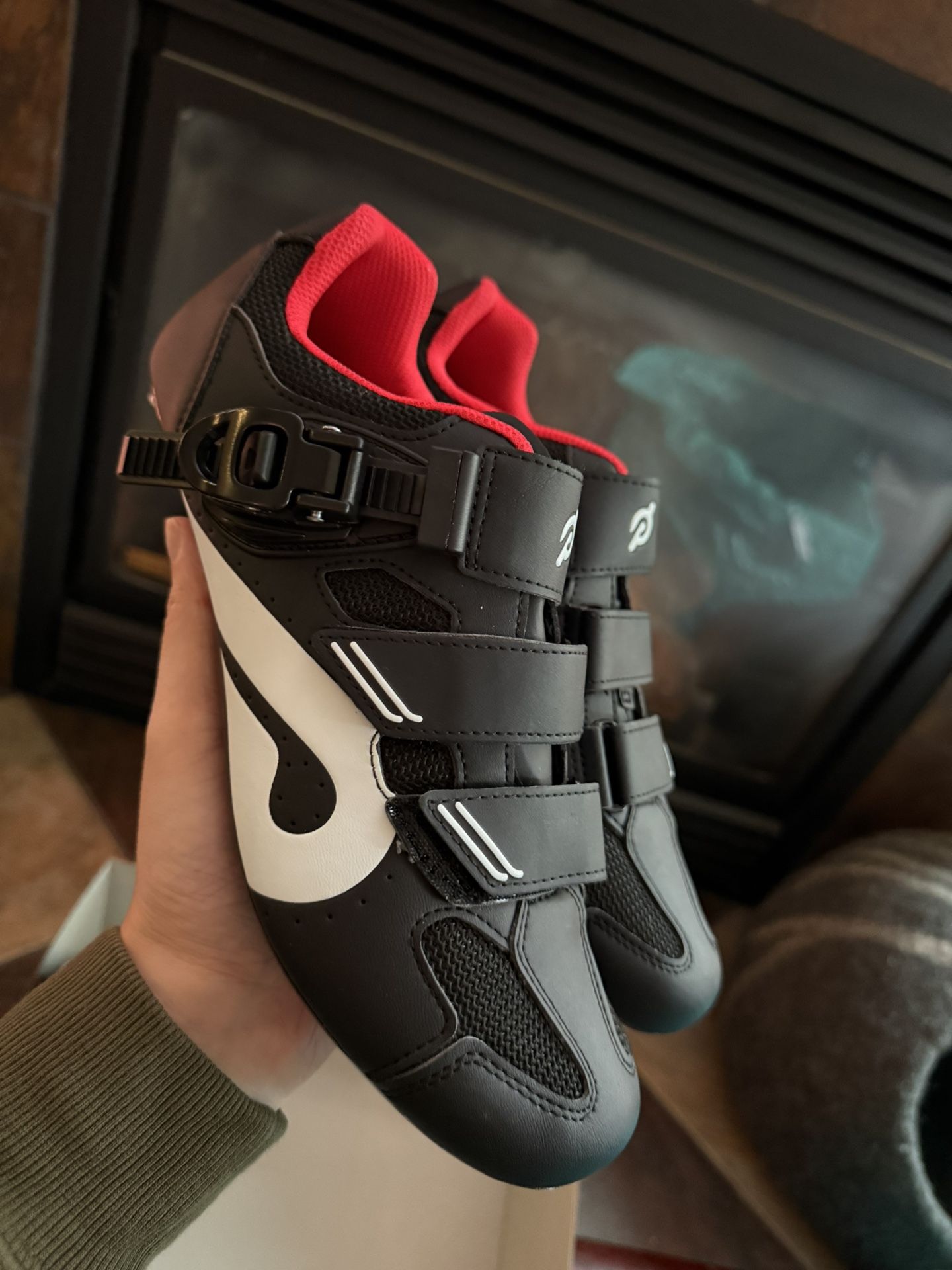 Peloton Cycling Shoes - Men’s 9 / Women’s 10.5