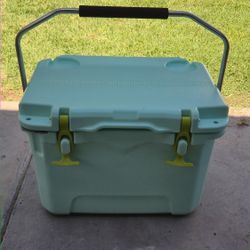 REYLEO 21/52 Quart Portable Rotomolded Coole