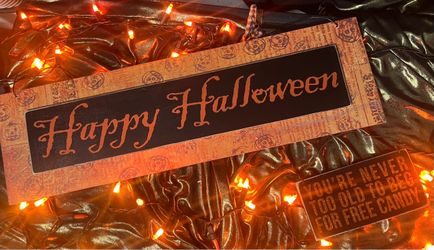 Set of 2 Halloween signs