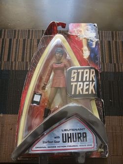 Star Trek Lieutenant UHURA