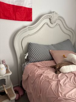 Queen bedroom set