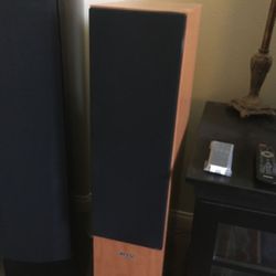 Flawless Fluance tower Model SX-HTB speakers Made in Canada