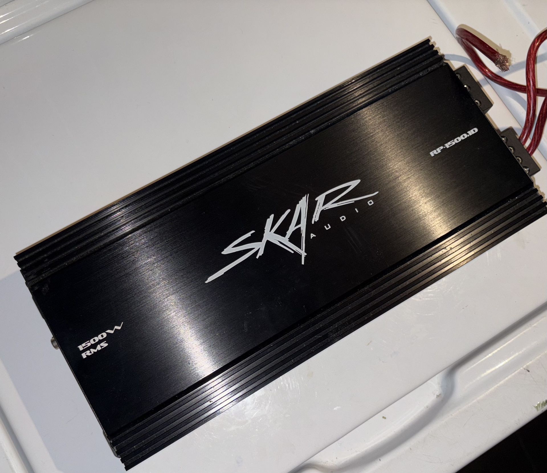 Skar Audio amplifier