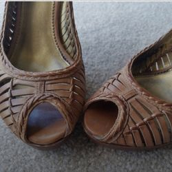 Guess Tan Leather Peeptoe