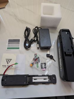 48 volt 13 ah battery new w keys and charger  ebike or scooter or more