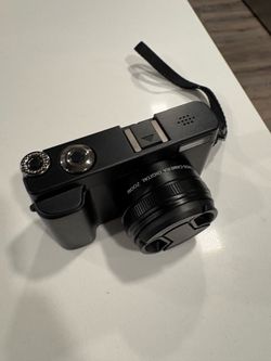 Compact Digital Camera with Flip Screen + Accessories — Works