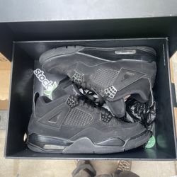 Black cats jordan 4