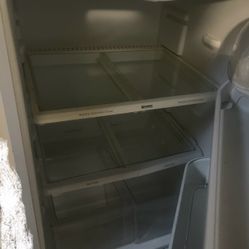 Selling a Stove,refrigerator And Microwave.