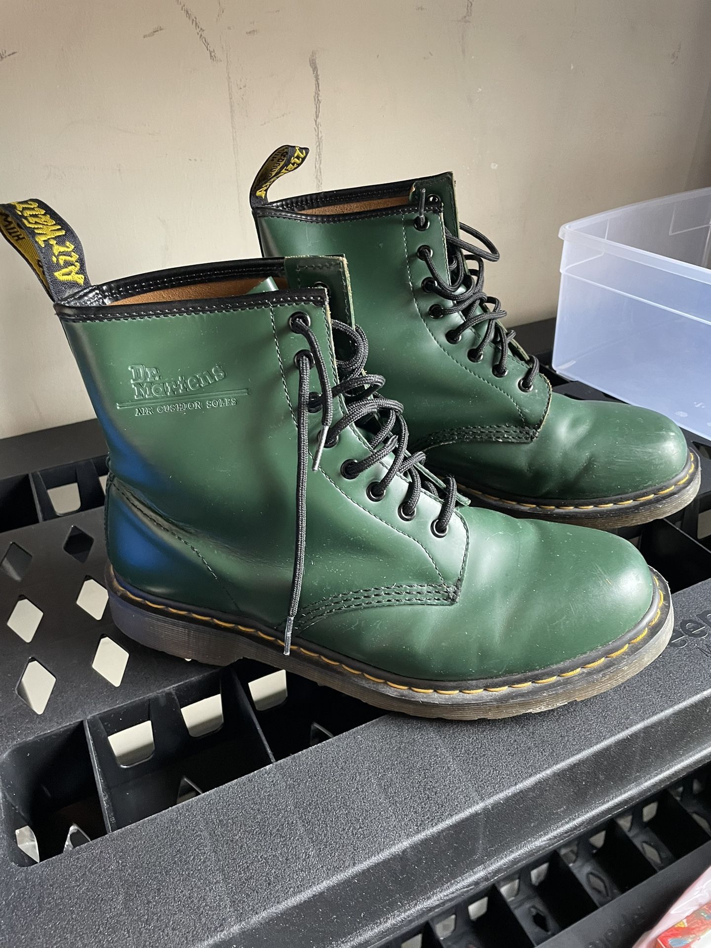 Dr. Marten 1460 SMOOTH LEATHER LACE UP BOOTS GREEN