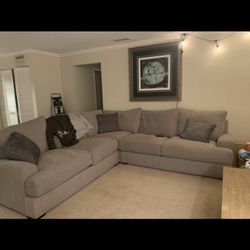 Sectional couch 