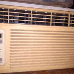 5000 BTU GE air conditioner works great $39
