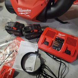 Milwaukee Backpack Blower With Batteries And Charger 