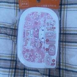 Hello kitty Lunchbox Made In Japan Small Size. 