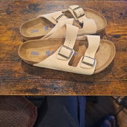 Men's  Borkenstock Arizona Soft Footbed Sandal - Never Worn