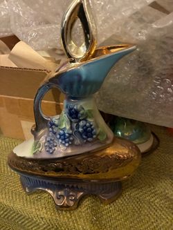$35-Regal China James Beam Liquor Bottle