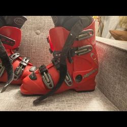 Ski Boots Mondo Size 23, Best Fits Size 5