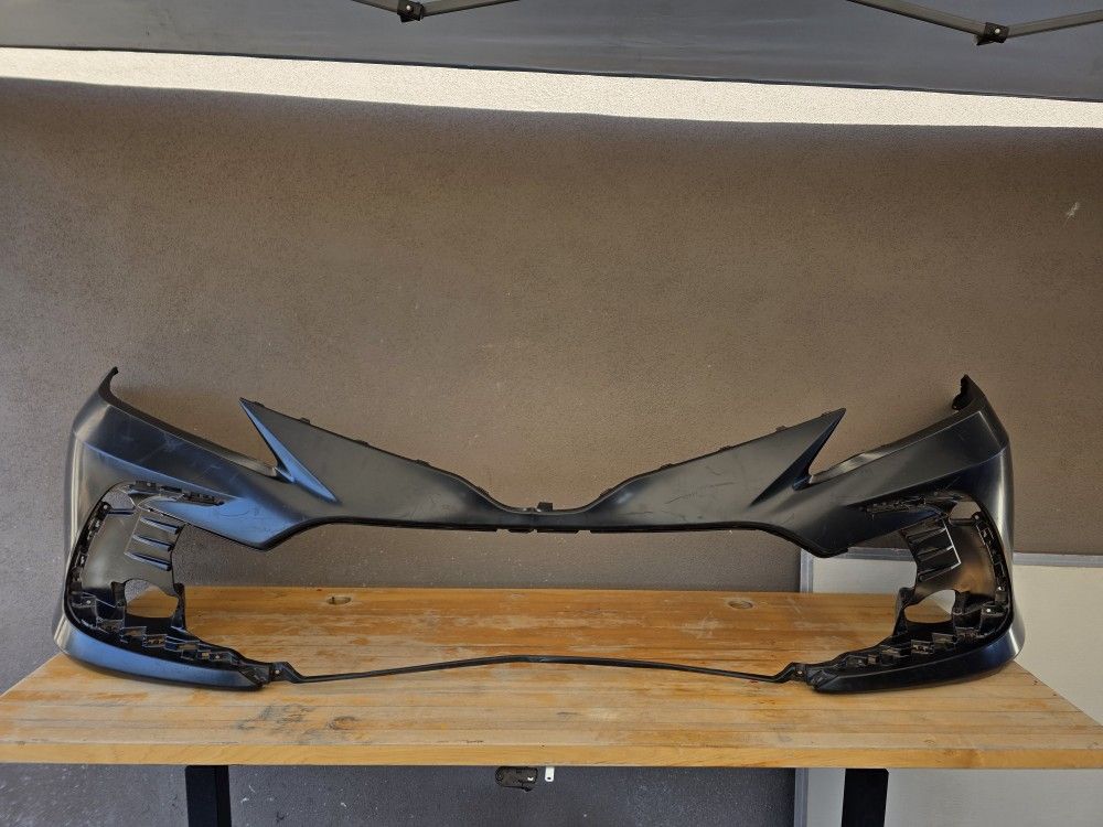2021-2022 Toyota Camry LE/XLE FRONT BUMPER OEM