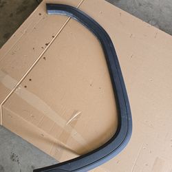 GMC RIERRA 1500 OEM LEFT SIDE FENDER FLARE