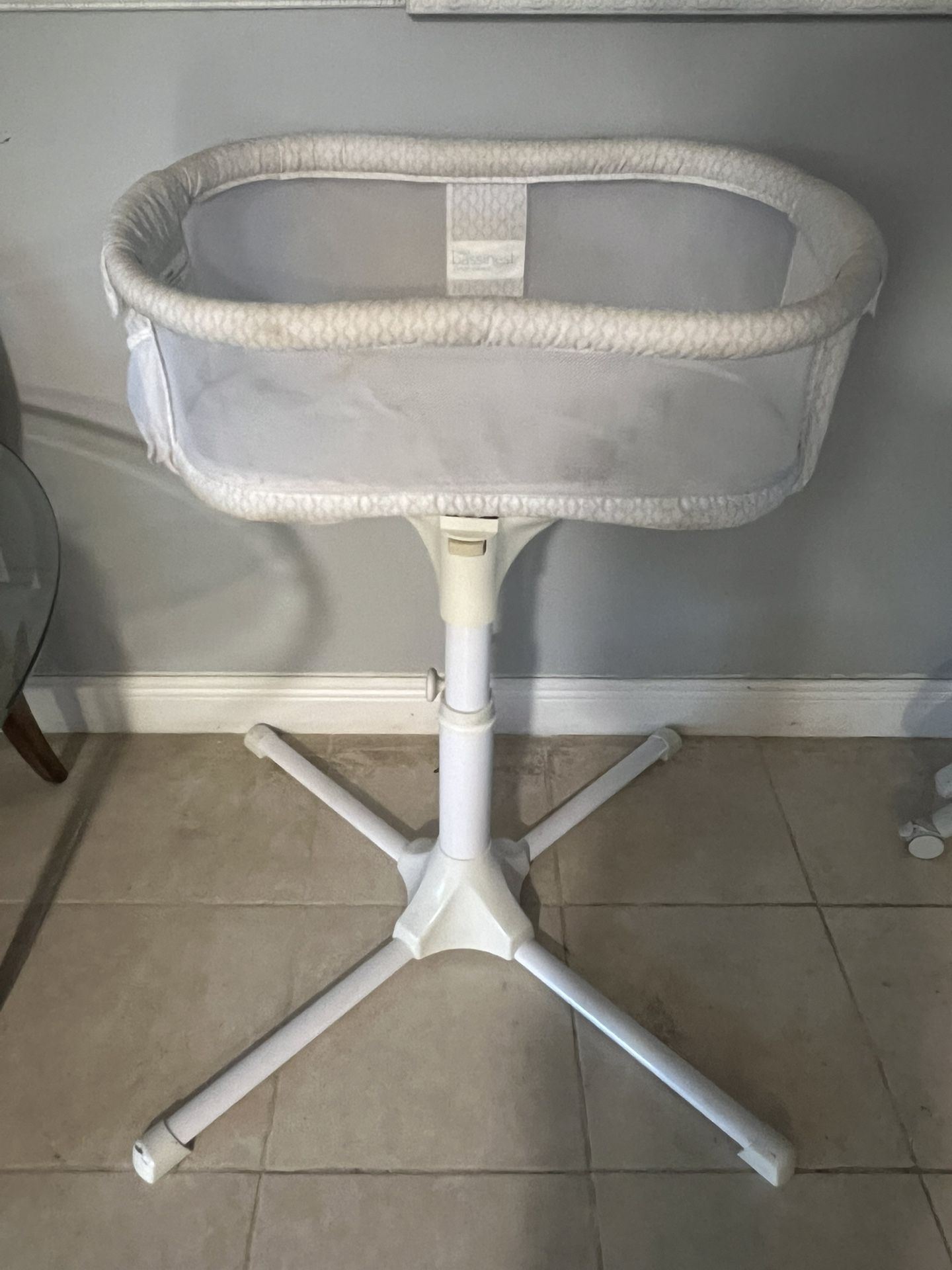 Halo bassinet