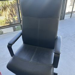 OFFICE CHAIR