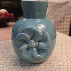 Ashland Style Blue/Green Vase Pottery With Large Flower