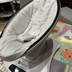 4Moms MamaRoo Multimotion Swing And Bouncer 