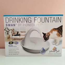 White Cat Swan Drinking Fountain 80 oz — Like New