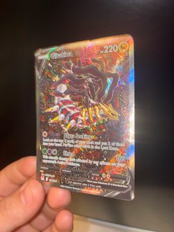 Giratina V Full Art Holo Pokémon Card 186/196