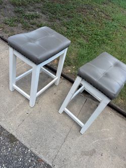 Bar stool x2
