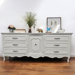 Thomasville Dresser/ Credenza/ Buffet 