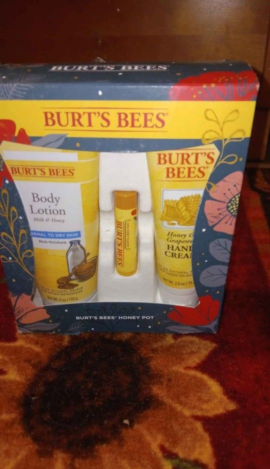 Burt's Bees Honey Pot Gift Set Body Lotion, Hand Cream & Lip Balm