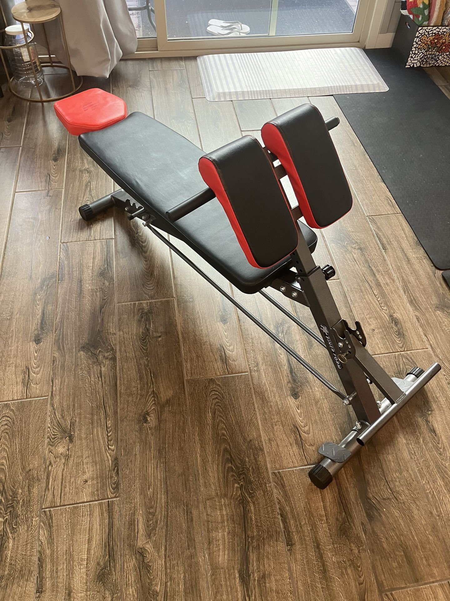 MULTI-FUNCTIONAL ADJUSTABLE WEIGHT BENCH