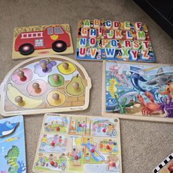 Kids Wooden Pizzles All In Great Condition. 