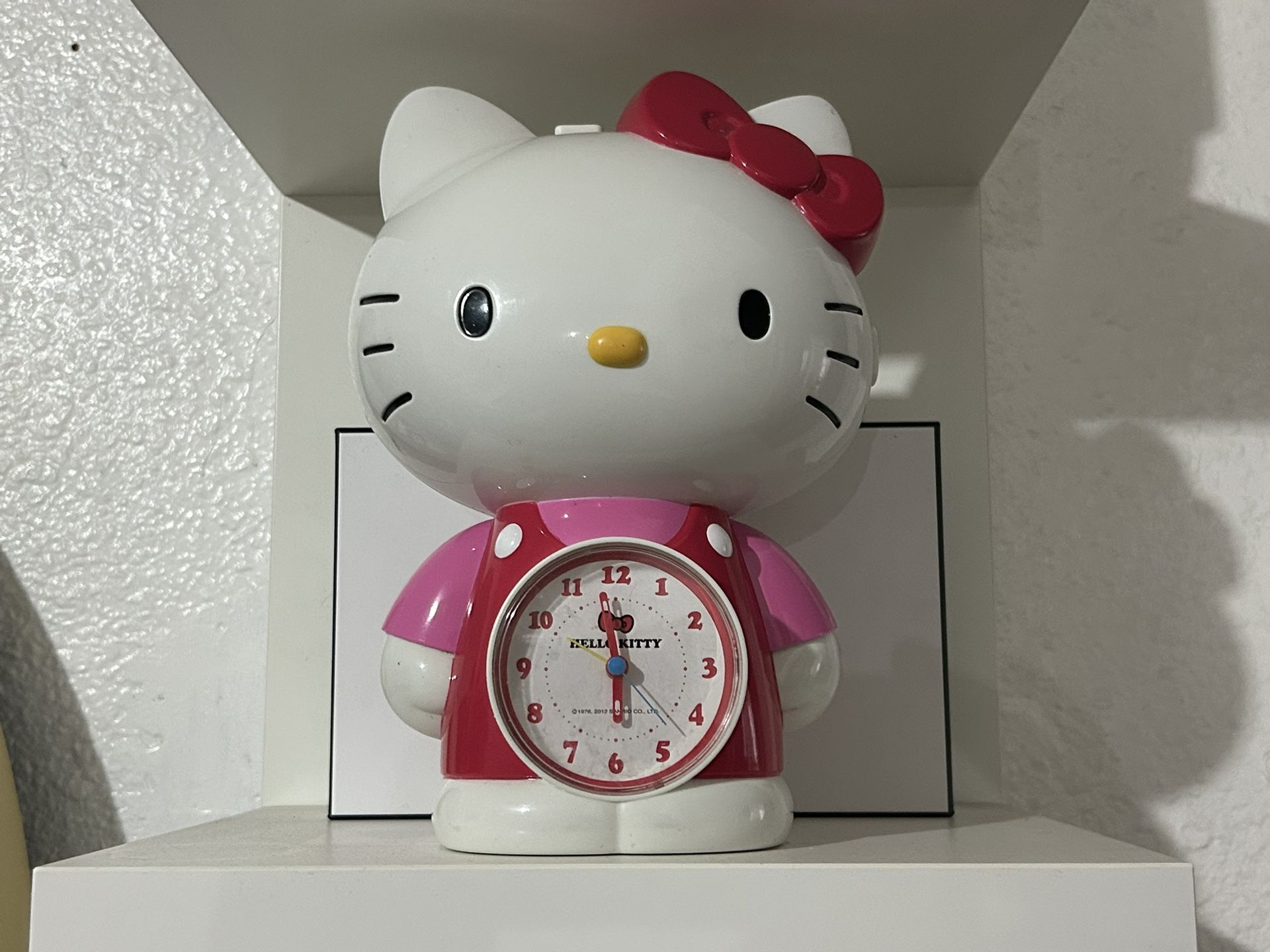 Hello Kitty Clock