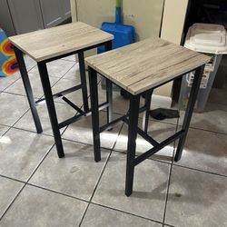 2 Bar stools