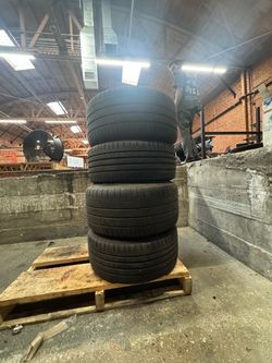 911 Porsche  295/35/ZR19 tires