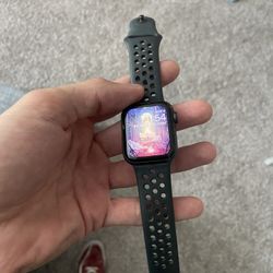 Apple Watch Series 6 Nike  Edition 