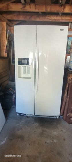 Kenmore, Nice Refrigerator Work Great!!
