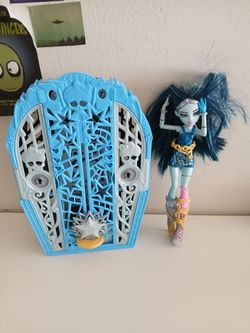 Monster High Skulltimate Secrets Hauntlywood Mysteries dolls New.
Only 20 dollars. 
Incredible deal 