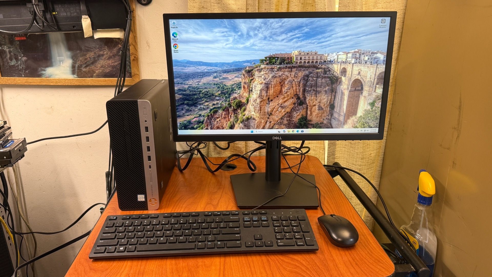 HP ProDesk 600 G3 SFF: 22” widescreen windows 11 pro