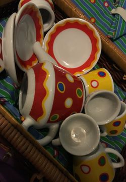 TEA CUP SET FOR SALE!